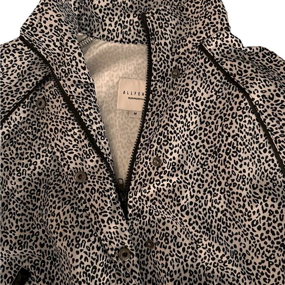 NWOT Allfenix Cropped Women's Jacket, M, Black Leopard with Zip Snap Closure. - Picture 3 of 8